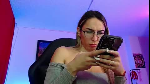 Snapshot of niki_1998 chatting on October 21, 2025, 2:01 am Natalia online show from October 21, 2025, 2:01 am