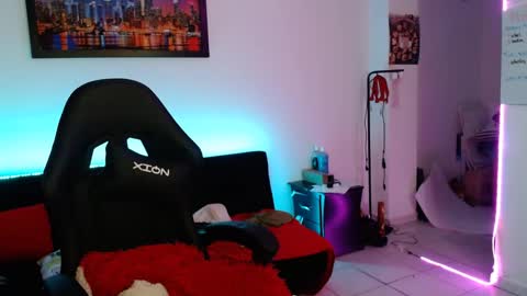 Snapshot of niki_1998 chatting on November 4, 2025, 9:58 pm Natalia online show from November 4, 2025, 9:58 pm