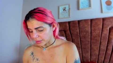 Snapshot of niki_santana chatting on February 10, 2025, 10:42 am niki online show from February 10, 2025, 10:42 am