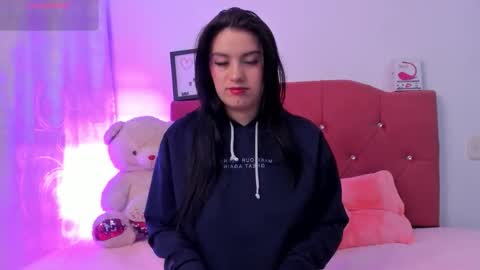 Snapshot of nikii_28 chatting on October 11, 2025, 9:35 pm Nikii online show from October 11, 2025, 9:35 pm