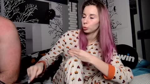 nikki7377 online show from February 7, 2025, 5:40 pm