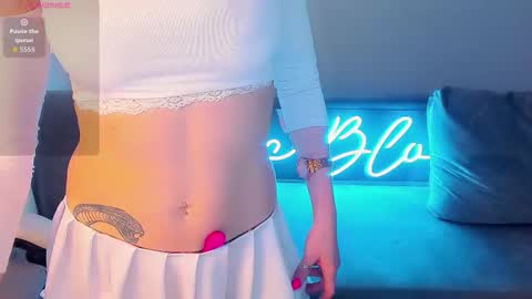 Snapshot of nikki_blondiee chatting on March 17, 2026, 2:49 am nikki_blondiee online show from March 17, 2026, 2:49 am