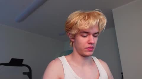 Snapshot of nikki_hard chatting on December 22, 2025, 7:49 am nikki online show from December 22, 2025, 7:49 am