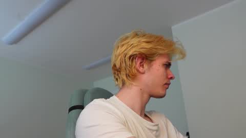 Snapshot of nikki_hard chatting on January 15, 2026, 9:14 am nikki online show from January 15, 2026, 9:14 am