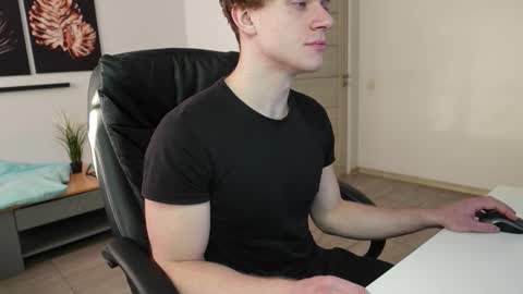 Snapshot of nikki_hard chatting on February 8, 2026, 2:20 pm nikki online show from February 8, 2026, 2:20 pm