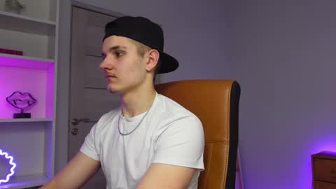 Snapshot of nikki_hard chatting on February 10, 2026, 7:07 pm nikki online show from February 10, 2026, 7:07 pm