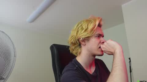 Snapshot of nikki_hard chatting on February 21, 2026, 8:48 am nikki online show from February 21, 2026, 8:48 am