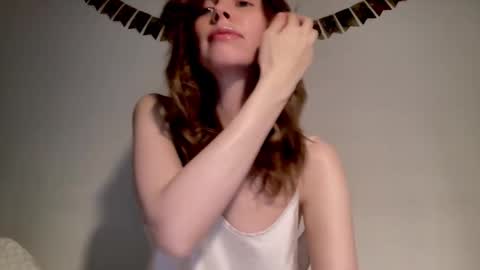 Nikki online show from February 1, 2025, 1:20 pm