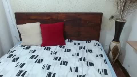 NikkieMilky online show from February 28, 2025, 5:26 am