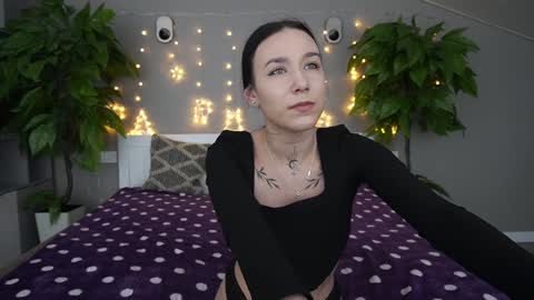 Nikki online show from January 15, 2025, 2:13 pm