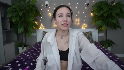 Nikki online show from February 1, 2025, 7:23 pm