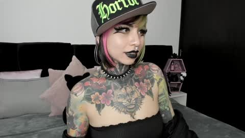 Snapshot of nikkiramone chatting on December 4, 2024, 10:02 am Nikki Ramone online show from December 4, 2024, 10:02 am