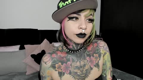 Snapshot of nikkiramone chatting on December 4, 2024, 1:09 pm Nikki Ramone online show from December 4, 2024, 1:09 pm