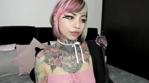 Snapshot of nikkiramone chatting on December 5, 2024, 12:55 pm Nikki Ramone online show from December 5, 2024, 12:55 pm
