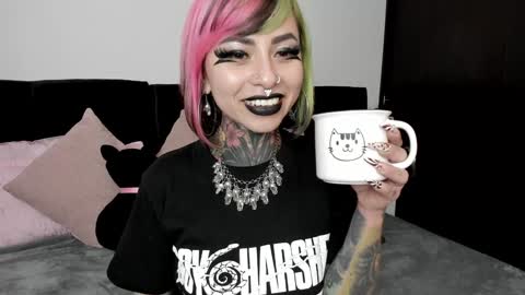 Snapshot of nikkiramone chatting on December 13, 2024, 1:12 pm Nikki Ramone online show from December 13, 2024, 1:12 pm