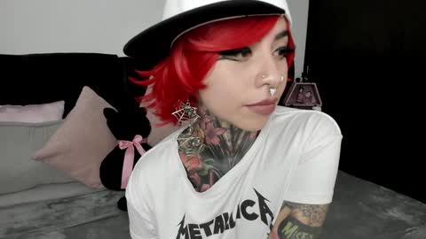 Snapshot of nikkiramone chatting on December 20, 2024, 9:11 am Nikki Ramone online show from December 20, 2024, 9:11 am