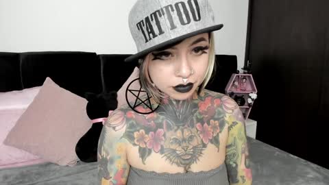 Snapshot of nikkiramone chatting on January 10, 2025, 6:17 pm Nikki Ramone online show from January 10, 2025, 6:17 pm