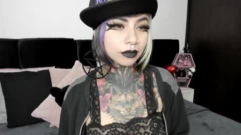 Snapshot of nikkiramone chatting on February 19, 2025, 10:12 am Nikki Ramone online show from February 19, 2025, 10:12 am