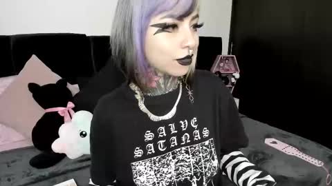 Snapshot of nikkiramone chatting on March 12, 2025, 5:24 am Nikki Ramone online show from March 12, 2025, 5:24 am
