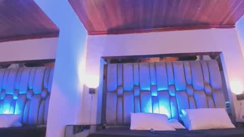     online show from September 10, 2025, 11:32 am