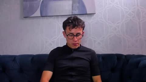 Snapshot of niklasravn chatting on December 16, 2025, 6:46 pm NIko online show from December 16, 2025, 6:46 pm