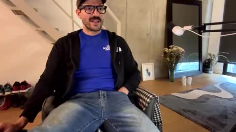 Nikolaj costeer online show from February 7, 2025, 4:24 pm