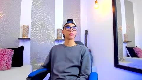 Snapshot of nikolay_gregori chatting on January 27, 2025, 7:14 am online show from January 27, 2025, 7:14 am