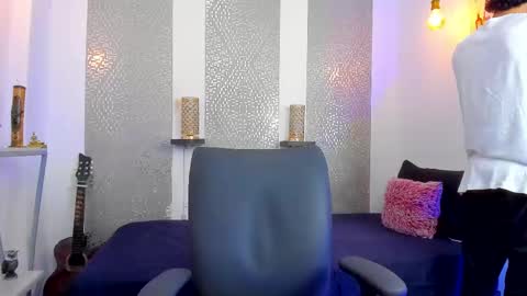 Snapshot of nikolay_gregori chatting on February 12, 2025, 8:06 am online show from February 12, 2025, 8:06 am