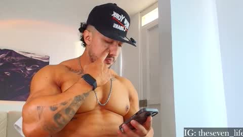 Niko online show from November 21, 2025, 6:06 pm