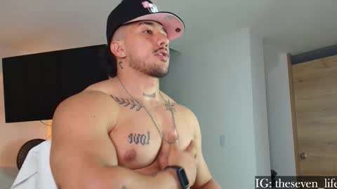 Snapshot of nikolaylisin chatting on January 9, 2026, 7:11 am Niko online show from January 9, 2026, 7:11 am