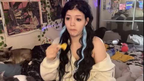 nikoli_naw online show from October 24, 2025, 1:57 am