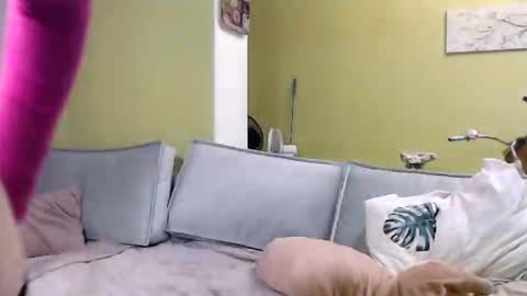 Snapshot of nikoltravel chatting on December 1, 2025, 8:25 pm Nikol online show from December 1, 2025, 8:25 pm