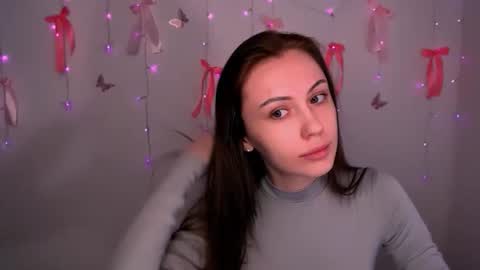 nikonara_ online show from February 16, 2026, 1:07 pm