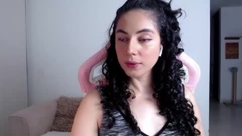 Snapshot of niky_blue chatting on February 3, 2025, 12:58 am niky_blue online show from February 3, 2025, 12:58 am
