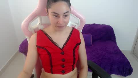 Snapshot of niky_blue chatting on February 23, 2026, 4:04 pm niky_blue online show from February 23, 2026, 4:04 pm