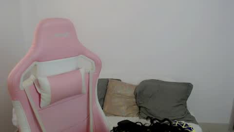 Snapshot of niky_blue chatting on April 1, 2026, 4:59 pm niky_blue online show from April 1, 2026, 4:59 pm