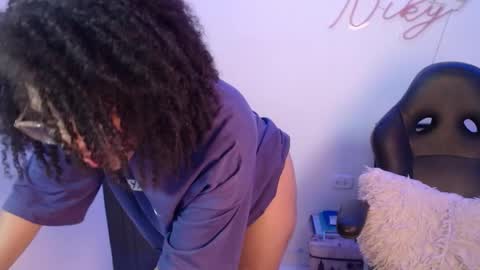 Nicole    GTM-5 1100 pm - 700 am online show from January 26, 2025, 5:23 am