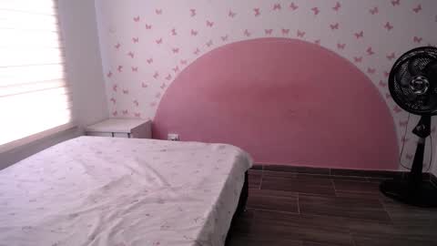 Snapshot of nila_kaia chatting on October 12, 2025, 3:00 pm nila online show from October 12, 2025, 3:00 pm