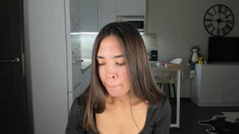 Bella online show from November 21, 2025, 5:50 am