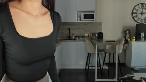 Bella online show from March 6, 2026, 10:45 am