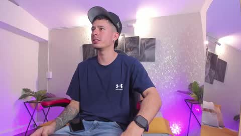 Nils online show from November 11, 2025, 2:44 am