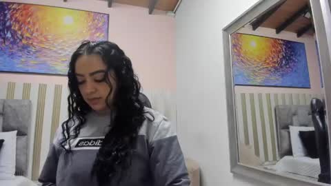 nina_glow_ online show from April 22, 2026, 11:12 am