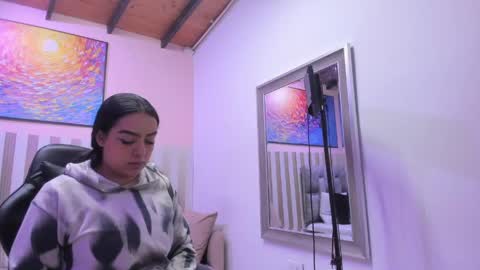 nina_glow_ online show from April 23, 2026, 11:20 am