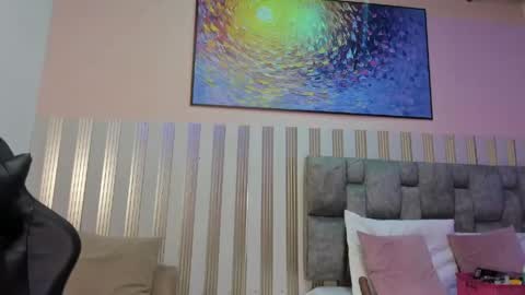 nina_glow_ online show from May 15, 2026, 11:17 am