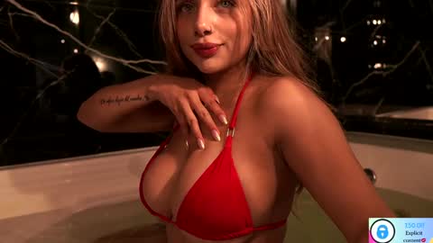 Snapshot of nina_mon chatting on January 16, 2026, 12:36 am Angie online show from January 16, 2026, 12:36 am