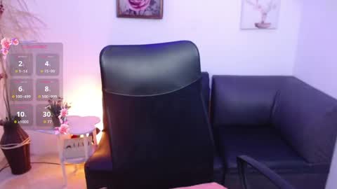 nina_petitte online show from May 10, 2026, 12:21 pm