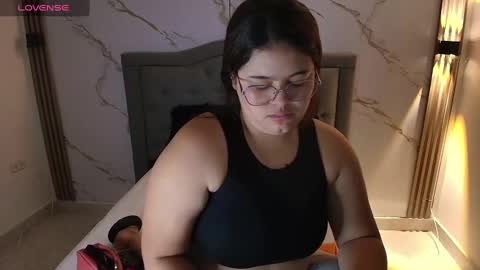  N I N A online show from October 15, 2025, 11:10 am