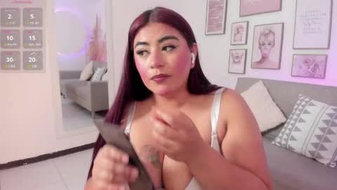 Snapshot of nina_voss chatting on May 6, 2026, 9:20 pm nina_voss online show from May 6, 2026, 9:20 pm
