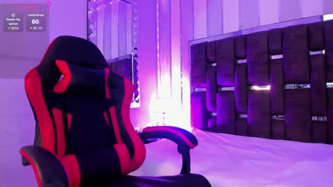 ninabloom_ online show from May 11, 2026, 2:45 pm