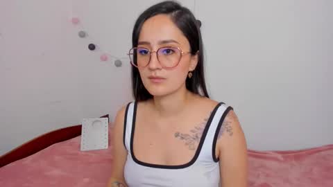 Nina online show from October 28, 2025, 1:36 pm